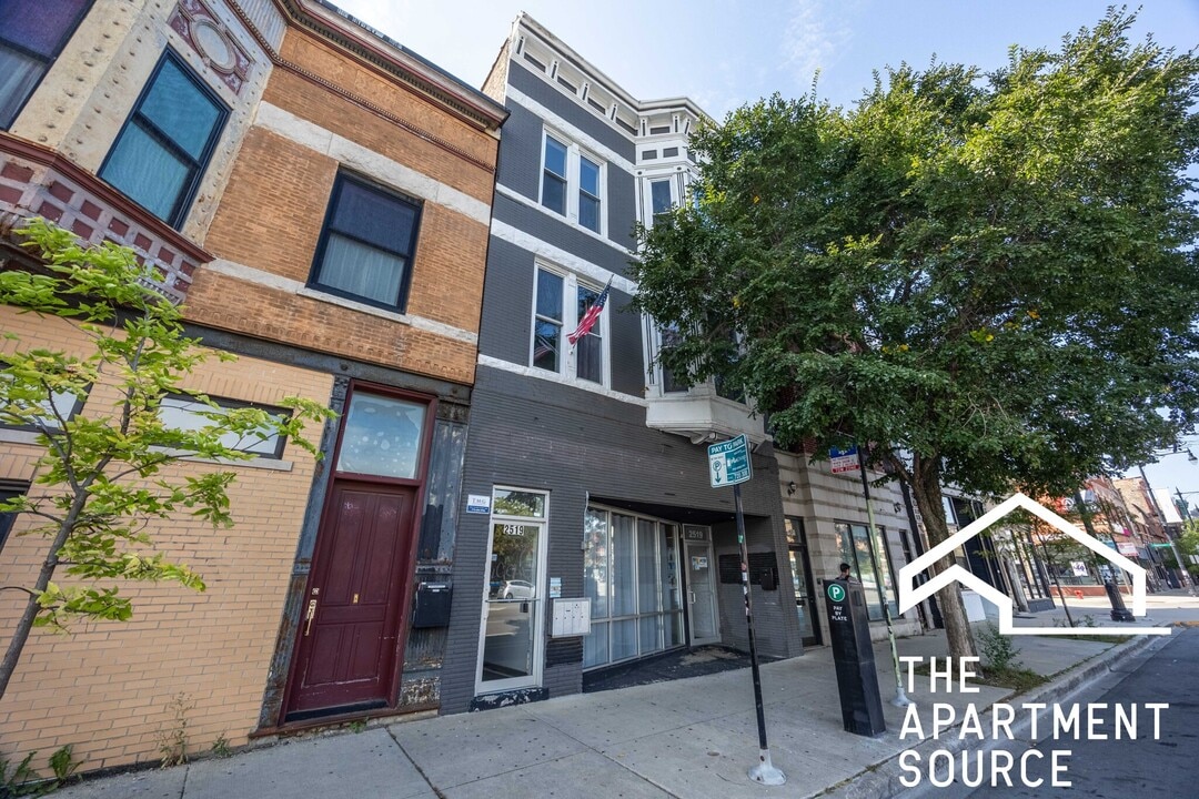 2519 W North Ave, Unit 3F in Chicago, IL - Building Photo