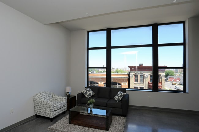 Mercantile Lofts in Milwaukee, WI - Foto de edificio - Interior Photo