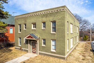 739 17th St in Des Moines, IA - Building Photo - Primary Photo