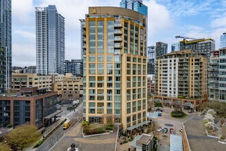 Aria in Seattle, WA - Building Photo - Building Photo
