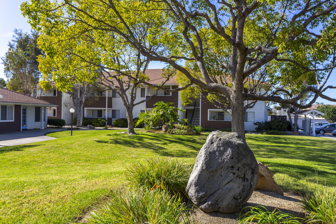 Nestor Regency in San Diego, CA - Building Photo