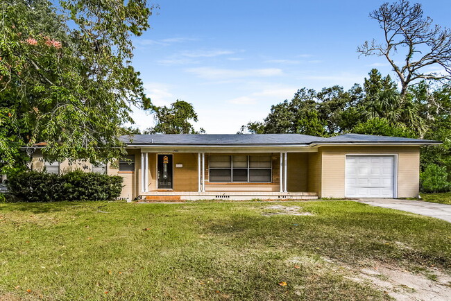 property at 5433 Matanzas Cir