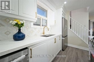 283 E 12th St in Hamilton, ON - Building Photo - Building Photo