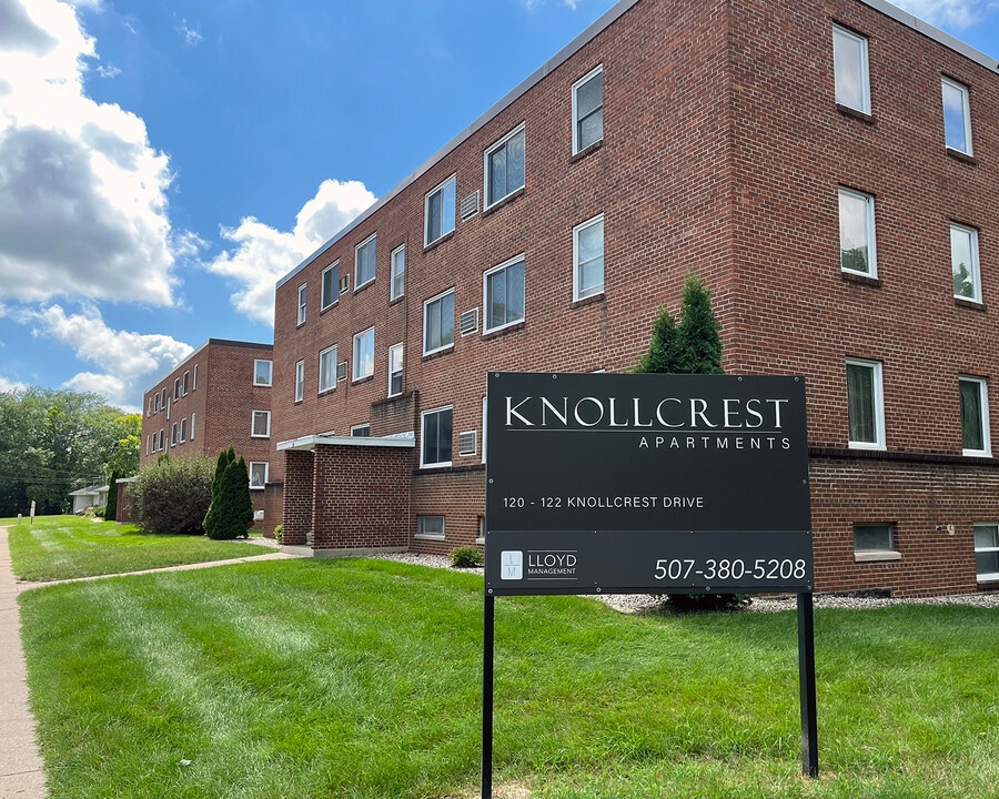 Knollcrest in Mankato, MN - Building Photo