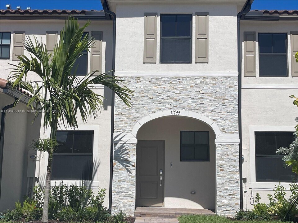 11745 SW 245 Ter in Homestead, FL - Building Photo