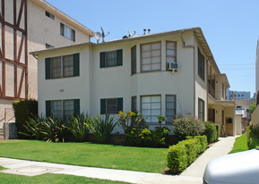 128 N Clark Dr Apartments