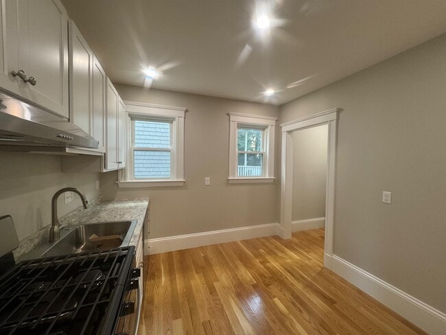 11 Belmont Sq, Unit 1 in Somerville, MA - Building Photo - Building Photo