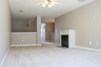 322 Tara Commons Cir in Loganville, GA - Building Photo - Building Photo
