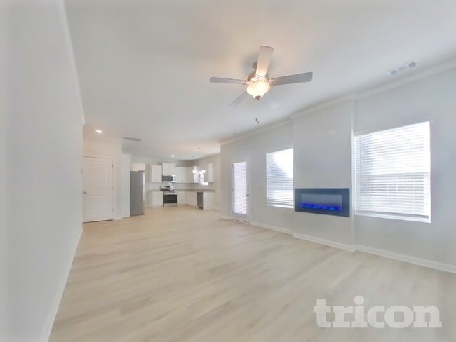 831 Bryson Lake Cir in Douglasville, GA - Building Photo - Building Photo