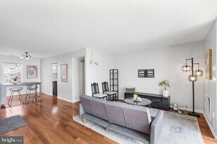 788 Quince Orchard Blvd in Gaithersburg, MD - Building Photo