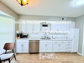 11620 Caenen St in Overland Park, KS - Building Photo - Building Photo