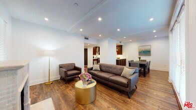 907 S Shenandoah St in Los Angeles, CA - Foto de edificio - Building Photo