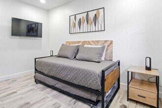 1422 Dauphin Ln in Orlando, FL - Building Photo - Building Photo