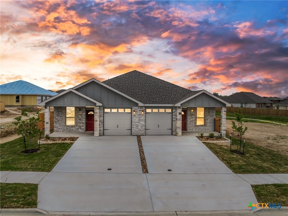 5204 White Rose Dr in Killeen, TX - Building Photo