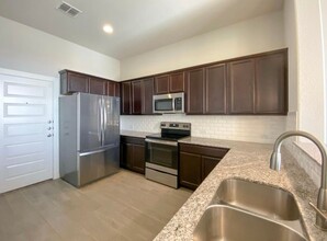 2250 Avery Village in New Braunfels, TX - Foto de edificio - Building Photo