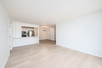 430 Wedgewood Cir in Belford, NJ - Building Photo - Building Photo