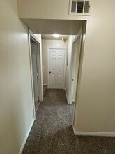 216 E 97th St in Los Angeles, CA - Foto de edificio - Building Photo