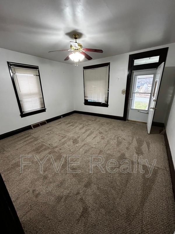 1032 Oakmont Ave photo'