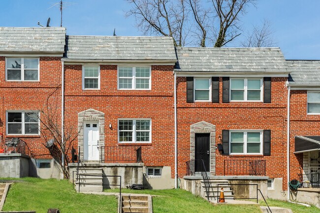 446 S Chapel Gate Ln in Baltimore, MD - Building Photo - Building Photo