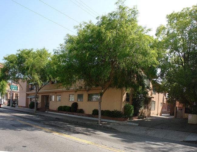 Wilton Place Apartments in Los Angeles, CA - Building Photo - Building Photo