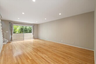 1225 Washington Ave, Unit 1225 Washington Ave. #8 in Santa Monica, CA - Building Photo - Building Photo