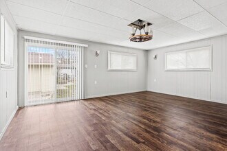 32325 Parkwood St in Westland, MI - Building Photo - Building Photo