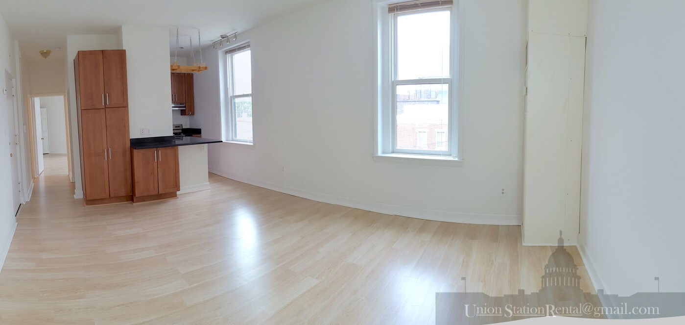 333 2nd St NE, Unit 406 in Washington, DC - Building Photo