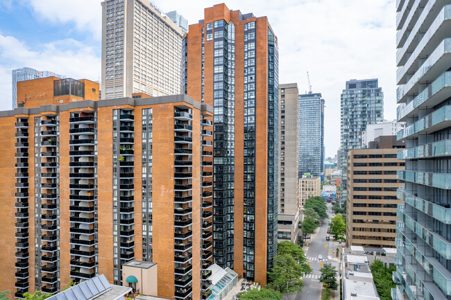 Bay Charles Tower in Toronto, ON - Building Photo - Building Photo