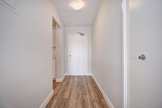 32 Dawson Rd in Guelph, ON - Building Photo - Building Photo