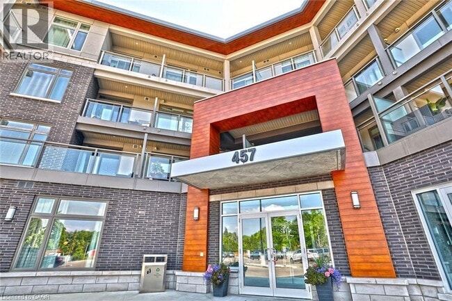 457 Plains Rd E in Burlington, ON - Building Photo - Building Photo