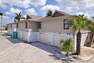 Palm Bay Estates Condominiums in Bonita Springs, FL - Building Photo - Building Photo