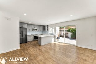 21926 Lakeland Ave in Lake Forest, CA - Building Photo