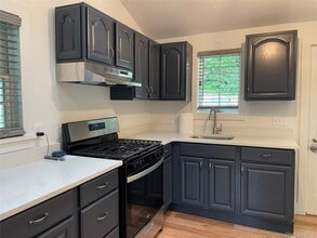 41 Chestnut Ave in East Setauket, NY - Building Photo - Building Photo