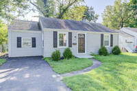 414 S Harvey Ave in Ferguson, MO - Foto de edificio - Building Photo