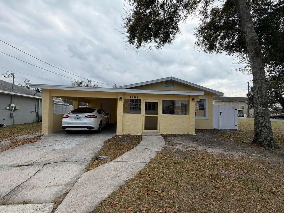 1205 Ave I in Haines City, FL - Building Photo