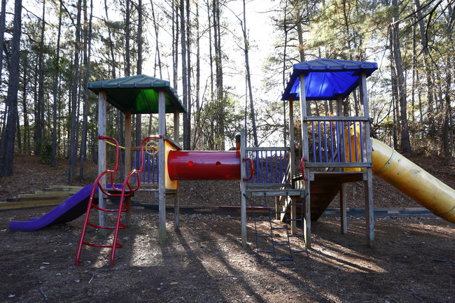 Lake Colony Apartments in Peachtree Corners, GA - Building Photo - Building Photo