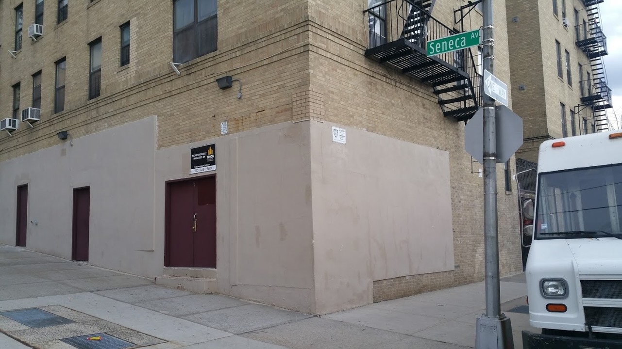 875 Longfellow Ave in Bronx, NY - Building Photo