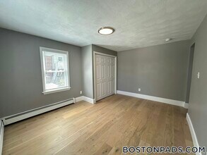 43 Cottage St in Boston, MA - Building Photo - Building Photo