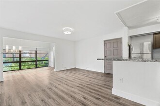 4970 NW 102nd Ave in Doral, FL - Building Photo - Building Photo