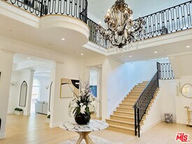 1447 San Ysidro Dr in Beverly Hills, CA - Building Photo