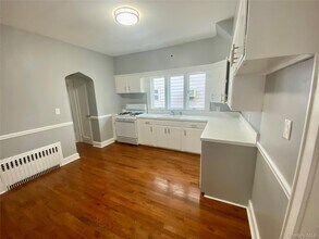 53 Madeleine Ave-Unit -1 in New Rochelle, NY - Building Photo - Building Photo