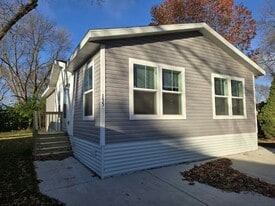 155 Laurinda Ln in Mankato, MN - Building Photo
