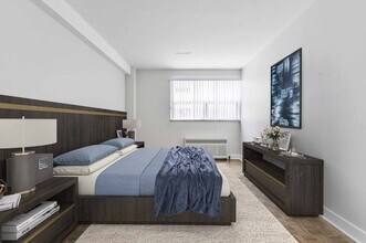 135 Lawton Blvd in Toronto, ON - Building Photo - Building Photo
