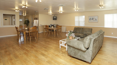 Gregory West Apartments in Jacksonville, FL - Building Photo - Interior Photo