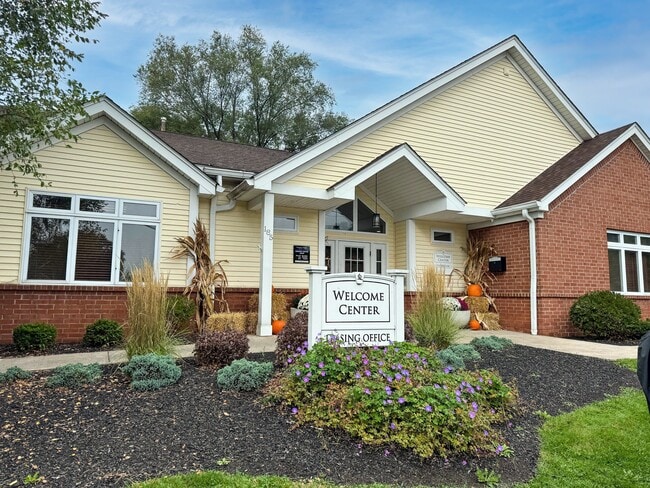 Country Manor Apartment Homes