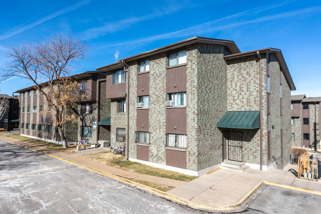 Orchard Glen Apartments in Denver, CO - Foto de edificio