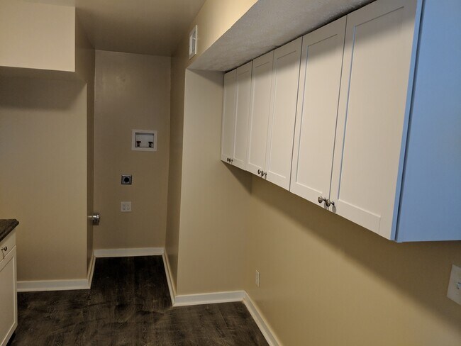 186 Juniper Dr in Coraopolis, PA - Building Photo - Building Photo