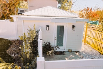 6007 N Orange Blossom Ave, Unit Guest House in Tampa, FL - Foto de edificio - Building Photo