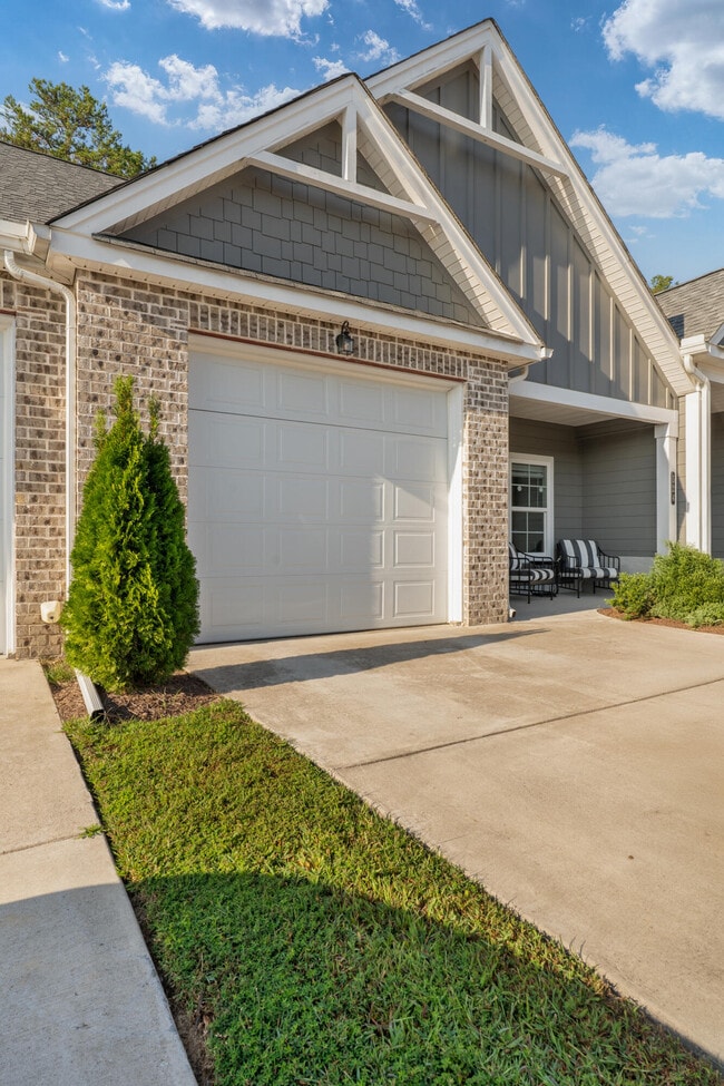 524 NE Bellingham Dr in Cleveland, TN - Building Photo - Building Photo