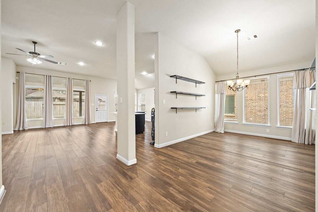 15114 Winthrop Manor Way in Cypress, TX - Building Photo